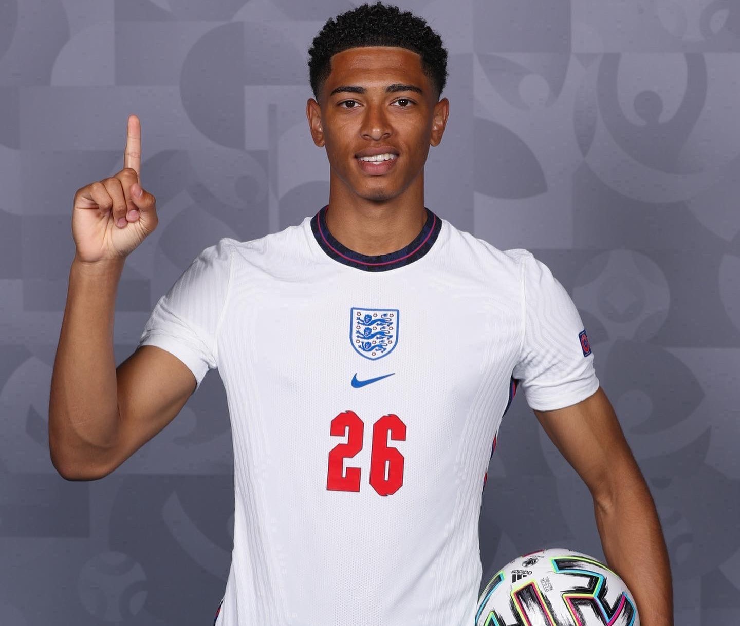 天空体育预测本轮英超：维拉3-2曼联，红军力擒热刺（天空体育看点：本轮英超料维拉3-2曼联，利物浦力克热刺）