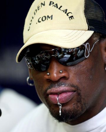 米兰vs罗马：莱奥搭档恩昆库出战，迪巴拉首发（米兰对阵罗马：莱奥与恩昆库携手上阵，迪巴拉首发）