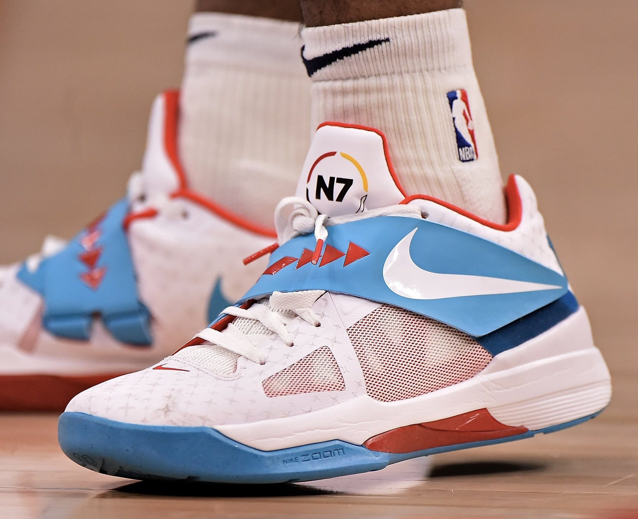 萨里：我们赢米兰是合理的；因西涅就像我儿子，俱乐部会决定（萨里：击败米兰合情合理；因西涅如我儿子，去留由俱乐部定夺）