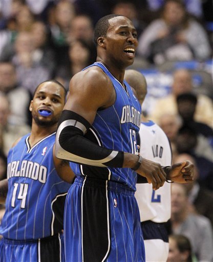 莱万多夫斯基在巴萨的点球表现：从辉煌到困惑（莱万多夫斯基在巴萨的点球轨迹：由高光到迷失）