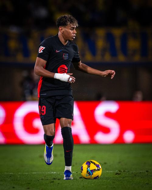 国际足球与篮球赛事2025–2026赛程公布（2025-2026赛季国际足球与篮球赛程正式发布）