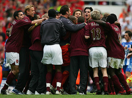 U22国足李镇全：团结且强大的集体，在正确道路上继续前进吧（U22国足李镇全：我们团结而强大，沿着正确的路继续前行）