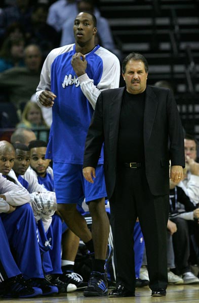 足球英足总发布最新处罚名单，多名球员受罚（英足总发布最新纪律通告，多名球员遭处罚）