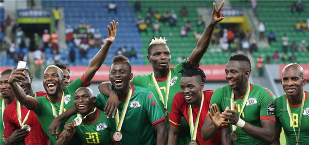 布斯克茨退役，10年世界杯冠军西班牙仅剩5人仍在踢球（布斯克茨退役，2010西班牙世界杯冠军阵容仅余5人仍征战）