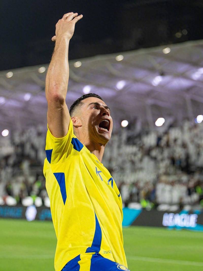 场上球衣和门将服都回到90年代了！钩子给非洲雄鹰安排的这波操作非常到位！（90年代风格强势回归：钩子为非洲雄鹰打造的球衣与门将服这次安排到位！）