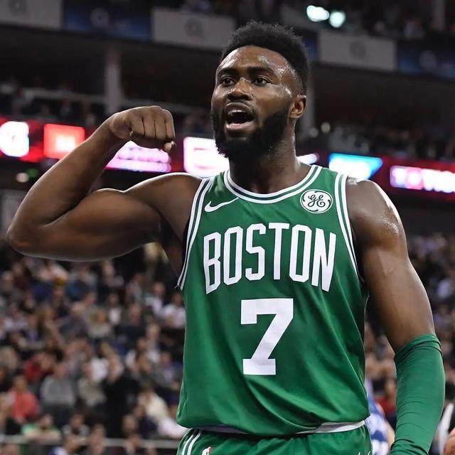 1-3！1-1！英超冷门夜：2大豪门不胜 阿森纳渔翁得利 争冠仅剩1对手（1-3与1-1！英超爆冷夜：两豪门未胜 阿森纳坐收渔利 争冠只剩一对手）