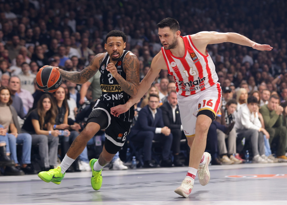 赫内斯：拜仁再次成为一座堡垒；孔帕尼像老母鸡一样保护球员（赫内斯：拜仁重铸堡垒气质；孔帕尼悉心护航球员）